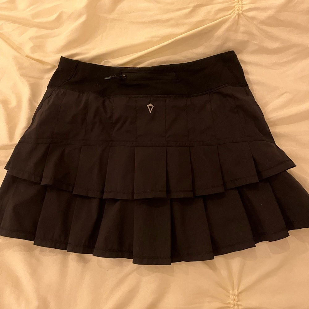 Ivivva kids size 14 black pleated skirt